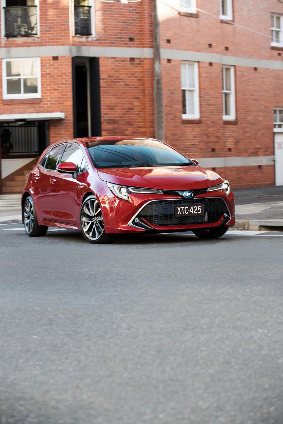  Toyota Corolla ZR Hybrid 2018 года  (AU) (фото 15 из 30)